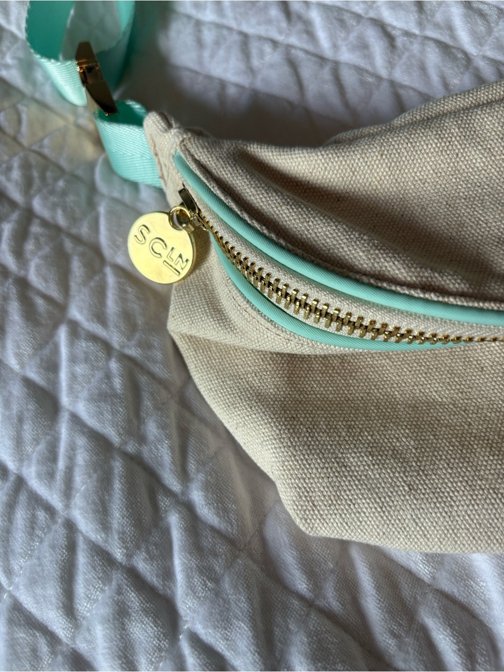 Stoney Clover Lane Cream Canvas Classic Fanny with Mint Trim NWOT - Picture 2 of 6
